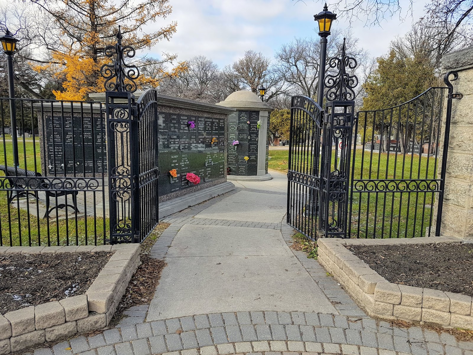 Heritage Winnipeghistory Among The Headstones Elmwood Cemetery