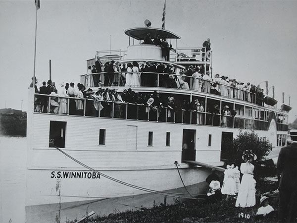 riverboat cruise winnipeg